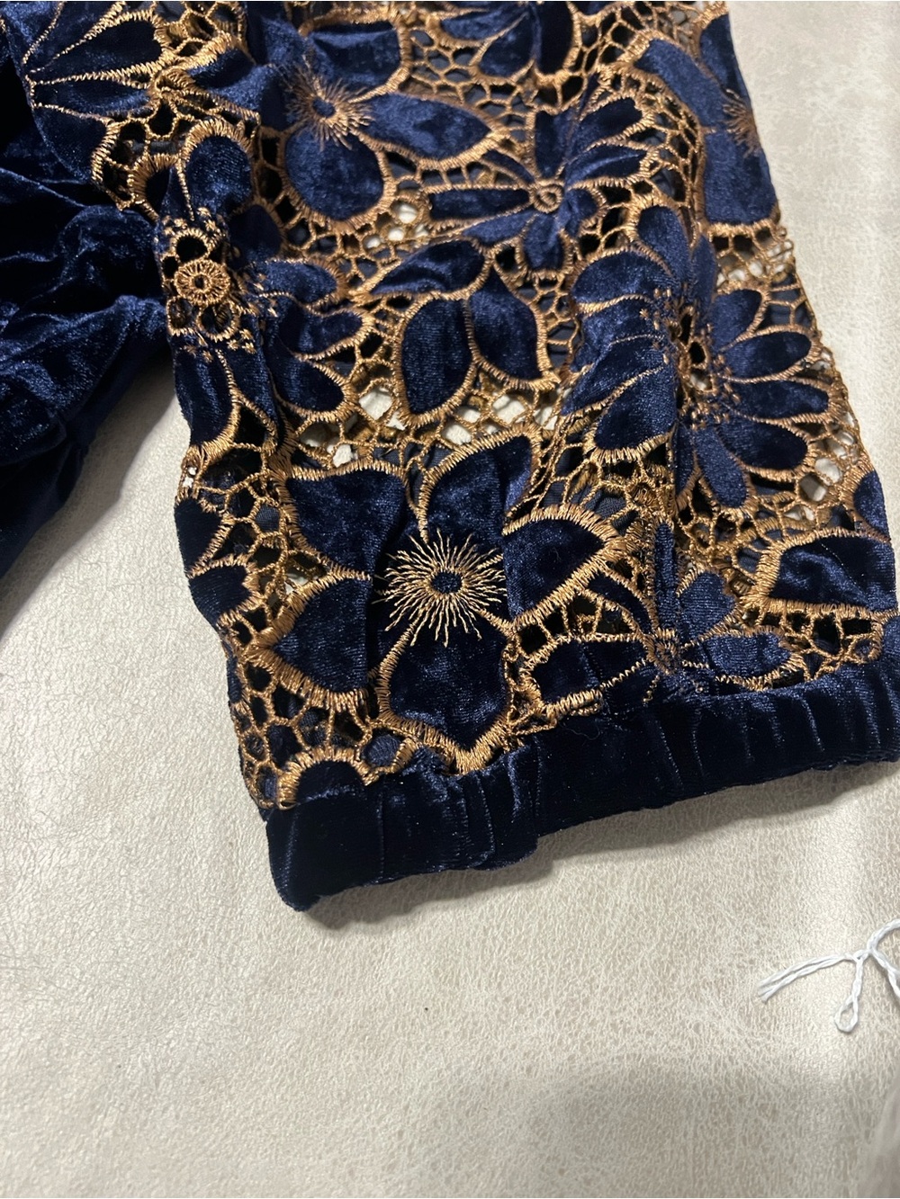 Umgee *NEW* Crushed Velvet & Lace Navy Blue Baby Doll 3/4 Sleeve Top. Size L - Picture 4 of 9